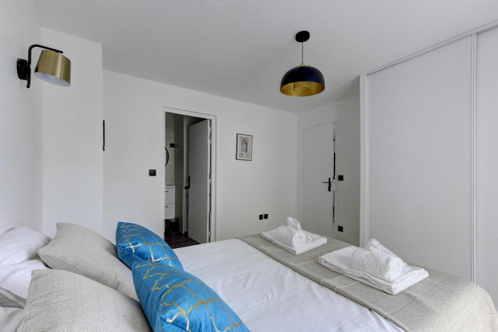 322 Suite Fes - Superb Apartment Suresnes Exteriör bild
